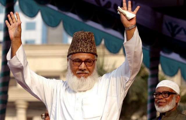 Des milliers de Bangladais célèbrent l`exécution d`un leader islamiste